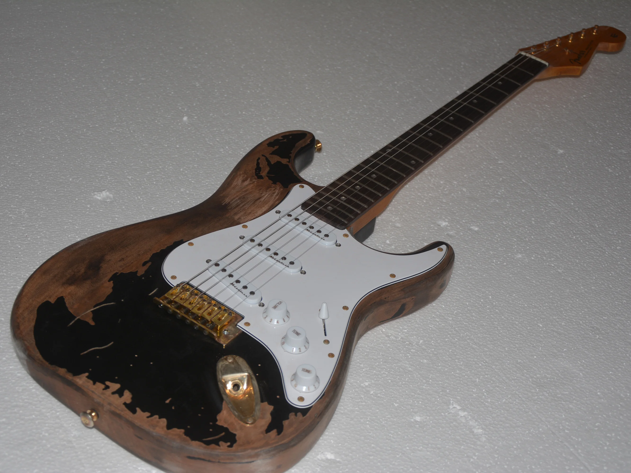 

Heavy Heritage ST Electric Guitar,Body Alder Pickup SSS Glod Hardware Serious Relic ST Guitar