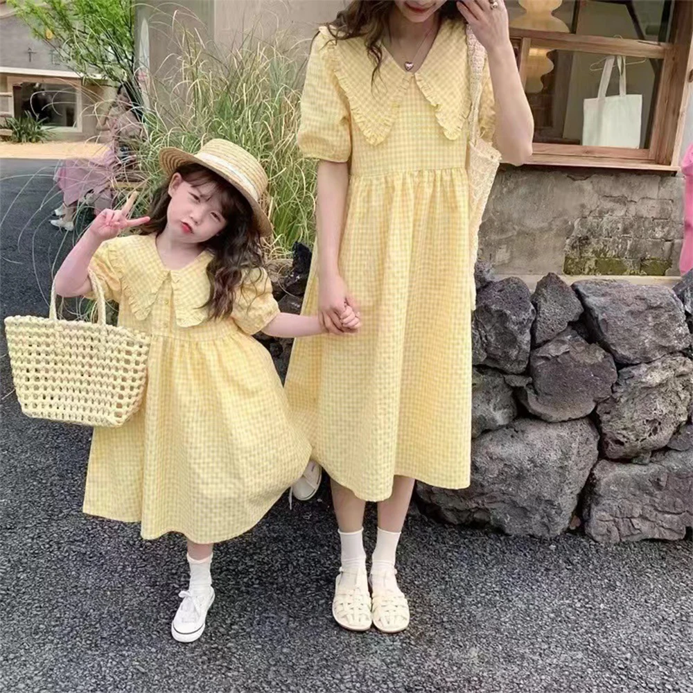 

Bear Leader 2023 Summer Parent-child Casual Girl Plaid Polo Neck Bubble Sleeve Dress Mother Daughter Ruffled Soft Princess Dress