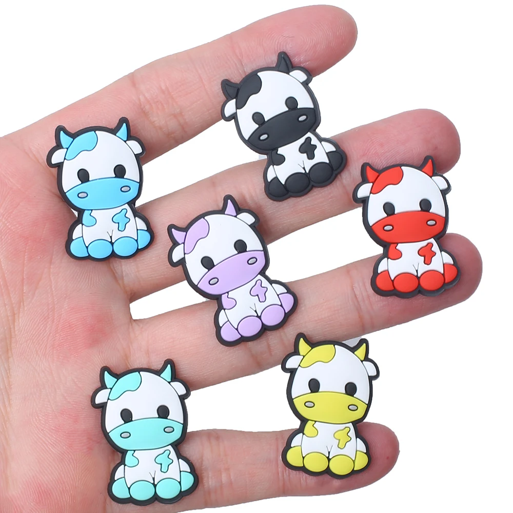 Single sale 1pcs Cute Cow Shoe Charms Accessories Children Shoe Decorations Fit Wristband Croc Jibz Charms Party Present