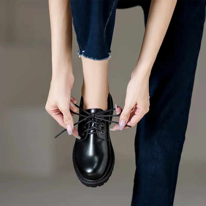 

Womens Derby Shoes Clogs Platform Loafers With Fur Casual Female Sneakers Round Toe British Style Leather Cross Creepers Slip-on