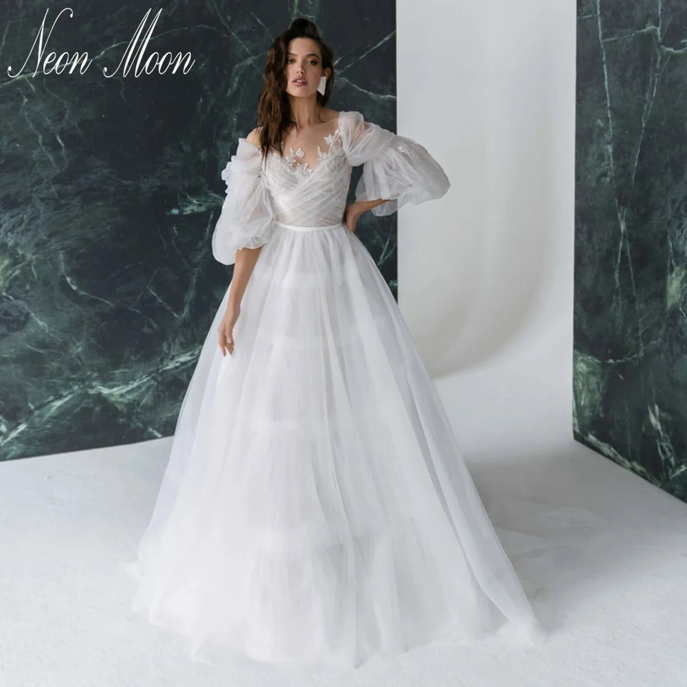 

Modern Sheer Scoop Neck Wedding Dress Half Puffy Sleeves A Line Bridal Gowns Lace Applique Open Back Sweep Train Robe De Mariée