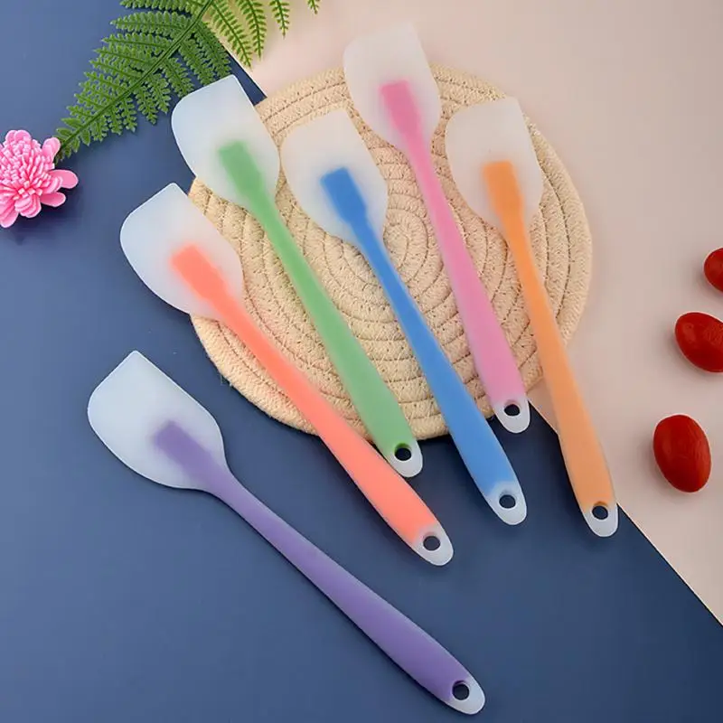

1PC Silicone Cream Scraper Cake Baking Scraper Heat Resistant Translucent Scraper For Cooking Dough Cake Kitchen Supplies