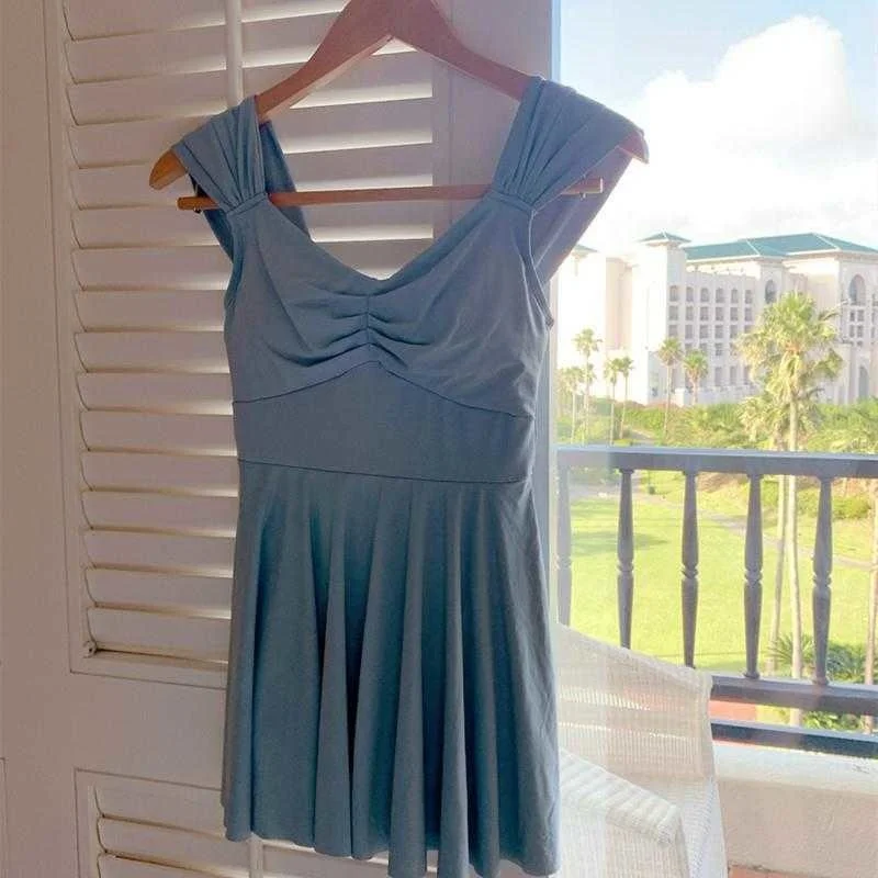 

Japanese And Korean Simple Bikini Ladies Siamese Conservative Skirt Swimsuit