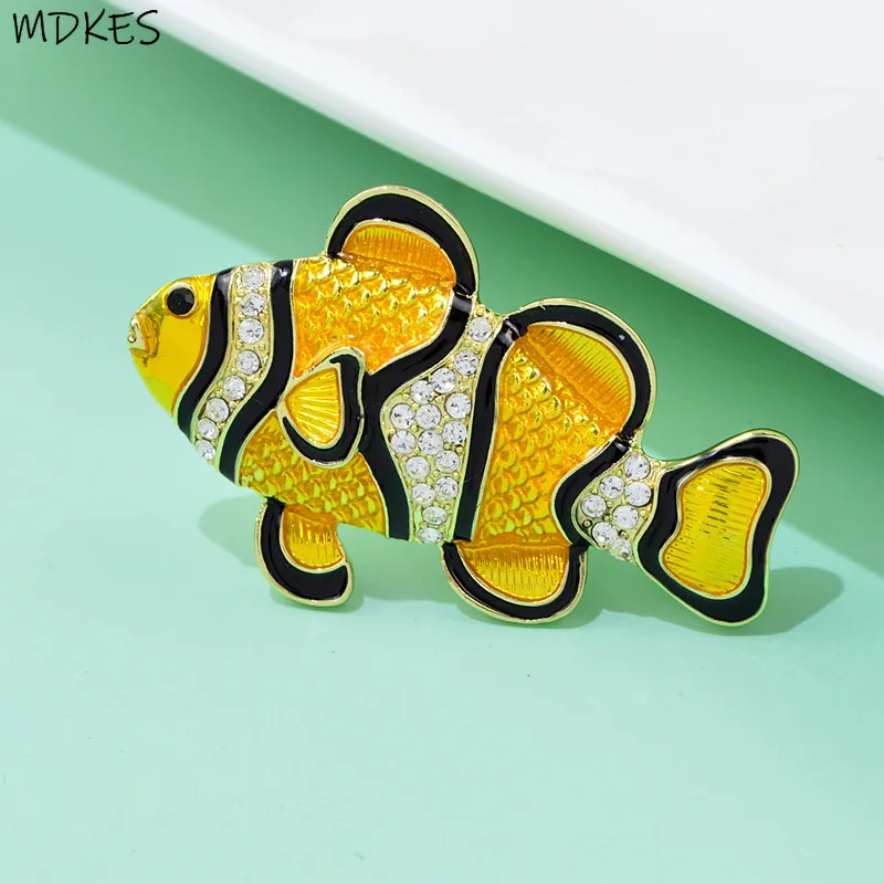 

Rhinestone Tilapia Clown Fish Animal Brooch Men and Women with The Same Style Cute Personality Suit Accessories Pin