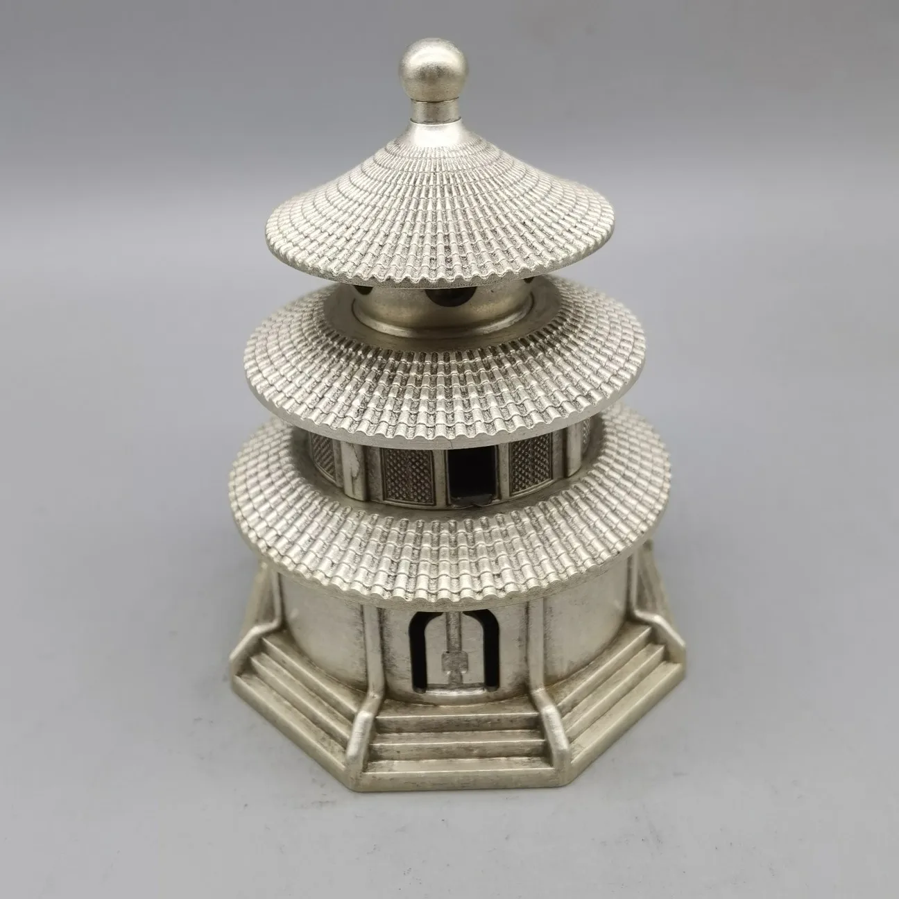 

Collect China Fine Workmanship Cupronickel Sculpture Auspicious Temple of Heaven Incense Burner Metal Crafts Decoration