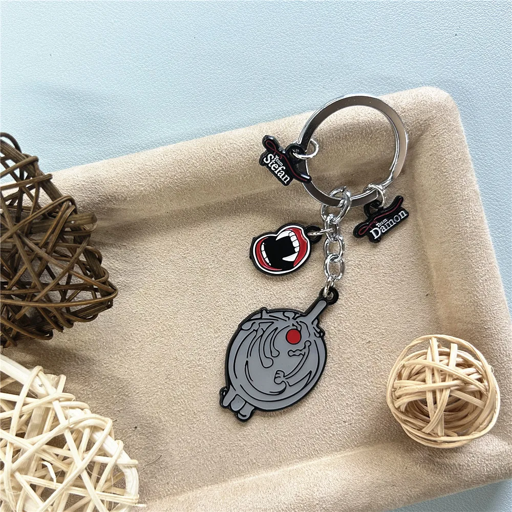 JYYH фантазийный фильм и телевидение периферийный брелок Модные металлические