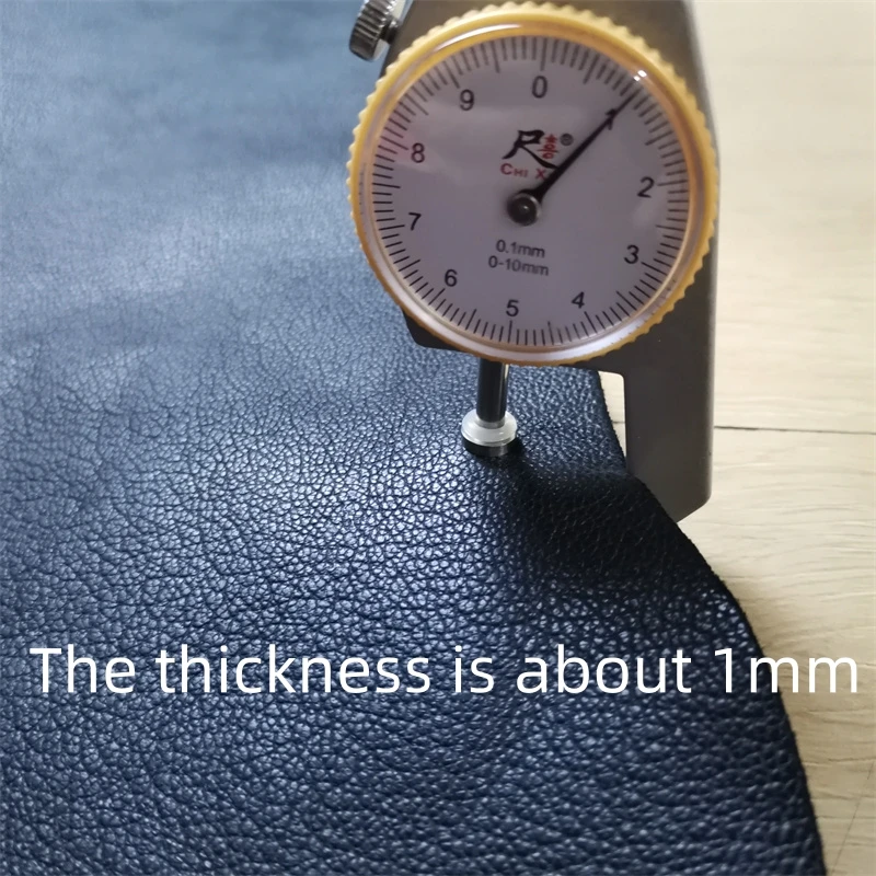 Черно-красная овчина толщиной 1 мм. Кожа первого слоя. Натуральная кожаная ткань.