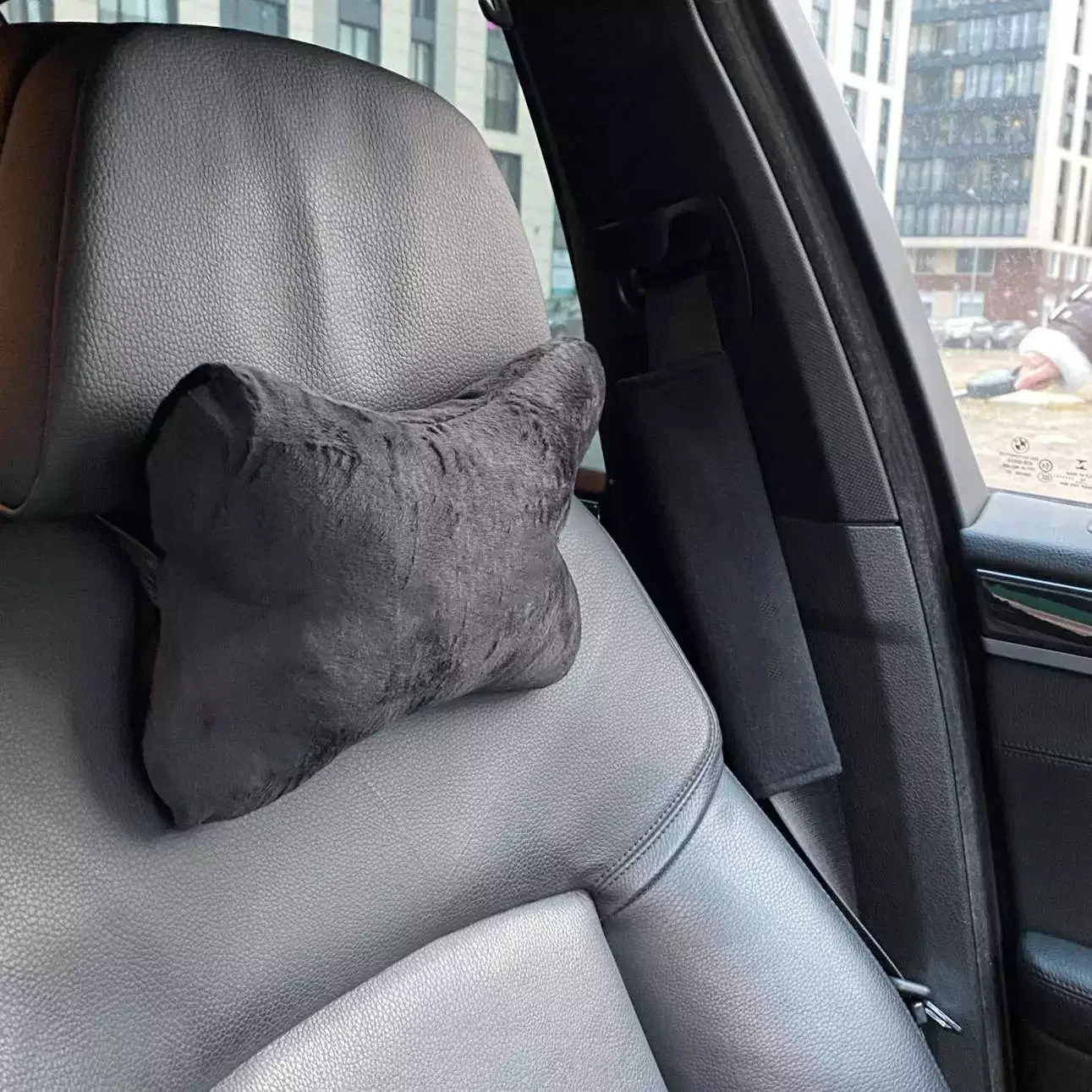 

Car Neck Pillow Cotton Flannel for BMW X5 E53 E70 Hyundai Creta Tucson VW T5 Golf 4 7 5 Tiguan Kia Rio Sportage R Accessories