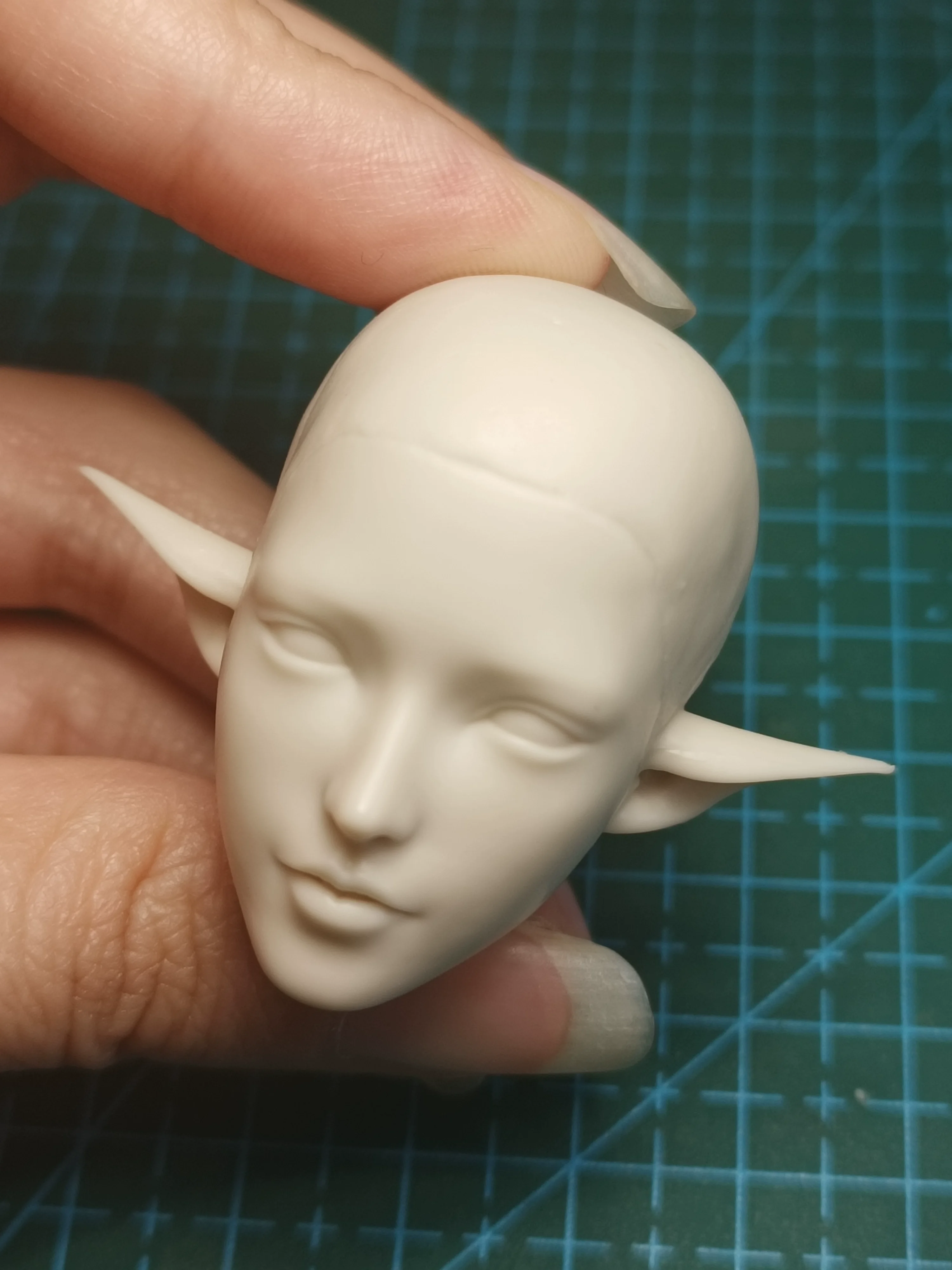 

Статуя головы солдата Elf Ear Beauty, статуэтка головы, аниме Неокрашенная, 1/6 резная модель, подходит для коллекции экшн-фигурок 12 дюймов