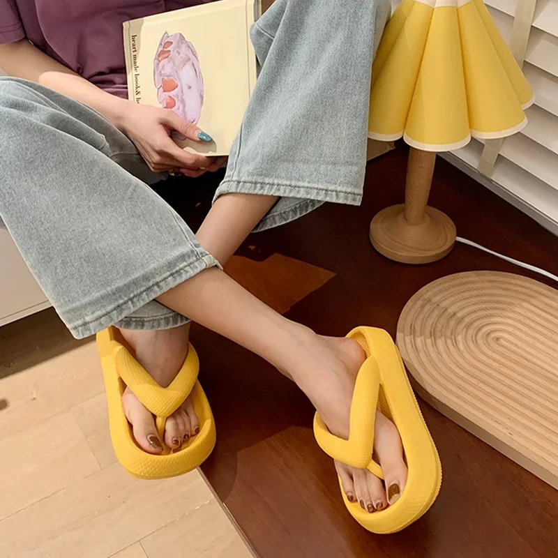 

Women Sand Beach Flip Flops Outside Thick-Bottomed Slippers Outdoor Korean Fashion Leisure Clip Foot Slides Summer Soft Shoes