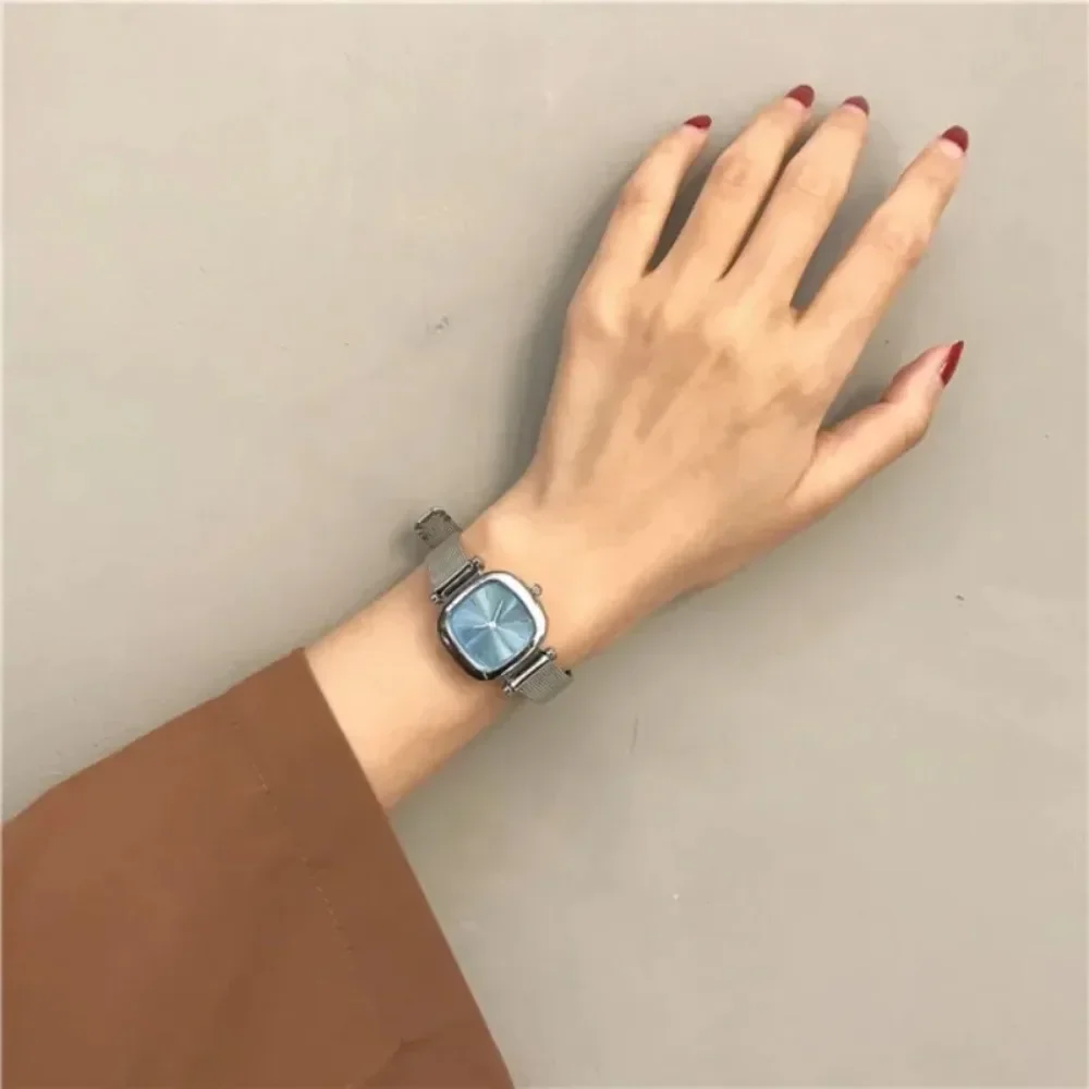 Квадратные часы женские ретро кварцевые наручные студенческие упрощенные с