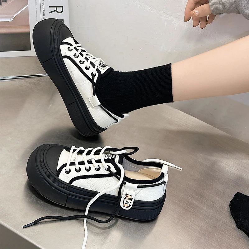 

Retro Sneakers For Women 2023 Design Sport Platform Shoes Women Black White Chunky Shoes Female Tennis Hip Hop Street Footwear