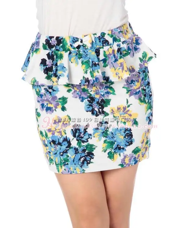 Комплект из топа и короткой юбки с цветочным принтом