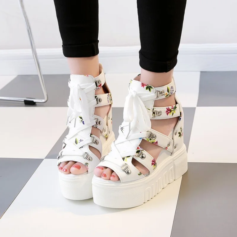 

Women's Sandals Thick Bottom Height Increasing Fish Beak Cross Bandage Korean Fashion Rivet Wedge Heel Shoes Zapato Mujer