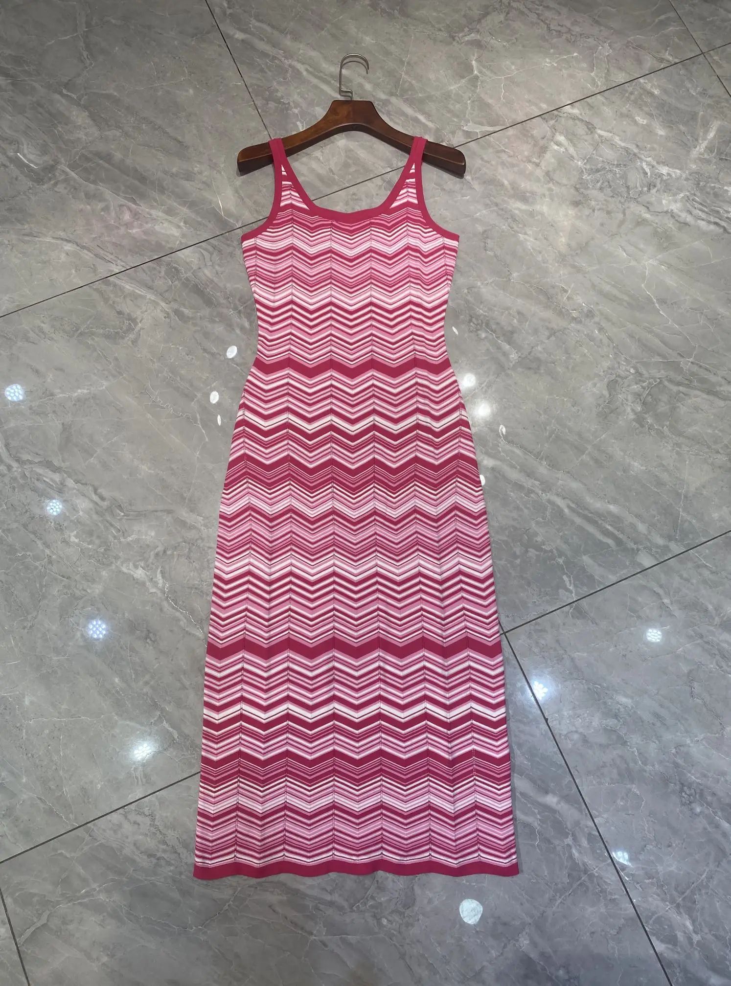 

2023 summer fall women contrast color wave stripes long knitted dresses spaghetti strap o-neck bodycon sweater dress