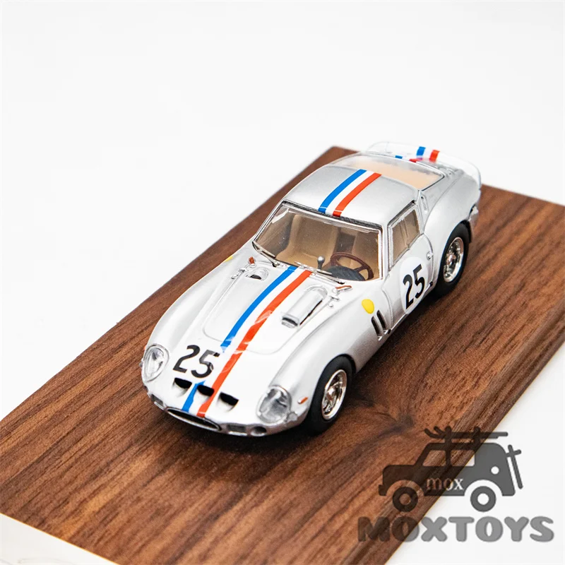 Finclassically 1:64 250 GTO Limited 300 Литая под давлением модель автомобиля