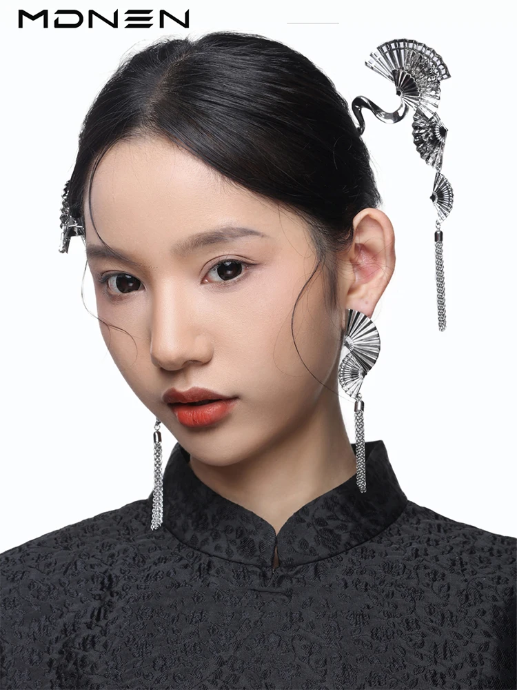 

2023 New Flower Qui Folding Fan Hairpin Metal Classic New Chinese Style Women's Jewelry Party Gift