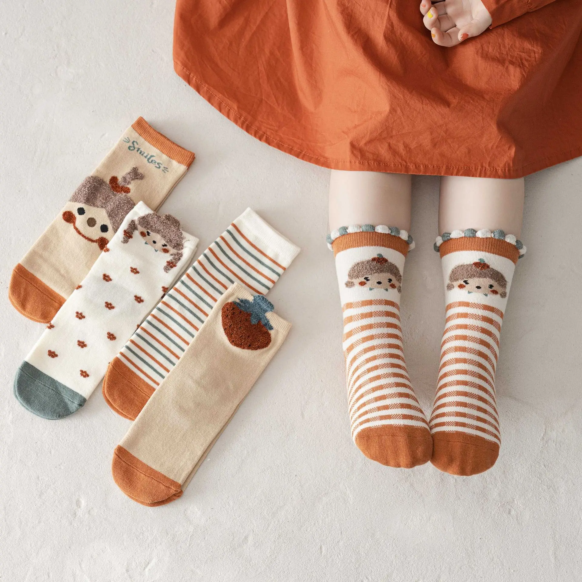 

1 Pair 3-12 Years Old Girls Mid Tube Socks Straight Smile Girl Retro Kids 3D Cotton Socks Striped Teenager Children's Socks