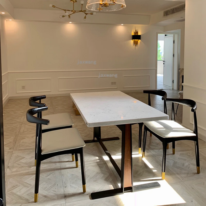 Обеденные стулья из твердой древесины в скандинавском стиле Простое домашнее