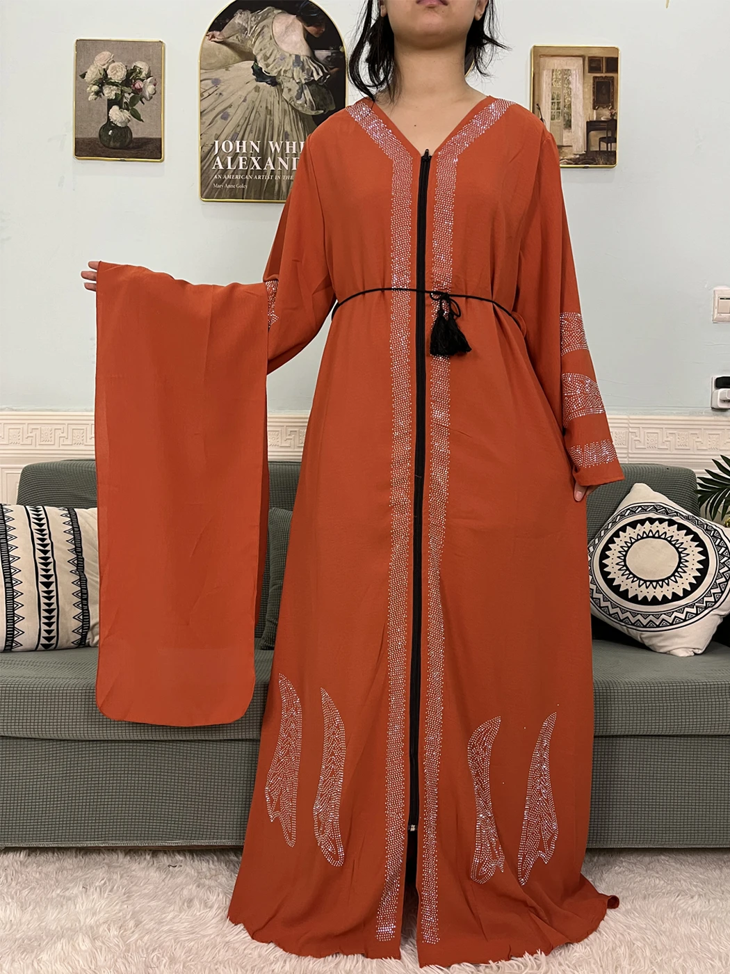 Женский свободный костюм с V-образным вырезом длинным рукавом и ремнем