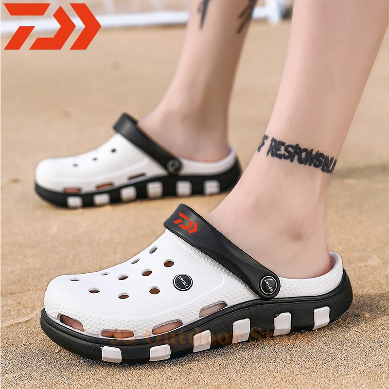 

Daiwa Fishing Slippers Summer Fashion Beach Men Dawa Sandals Rubber Flat Breathable Zuecos Hombre Klompen Garden Shoes New