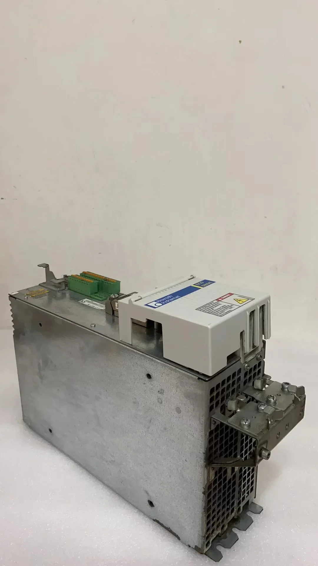 Б/у DKC03.3-100-7-FW протестирован нормально быстрая доставка DKC03.3 100-7 FW