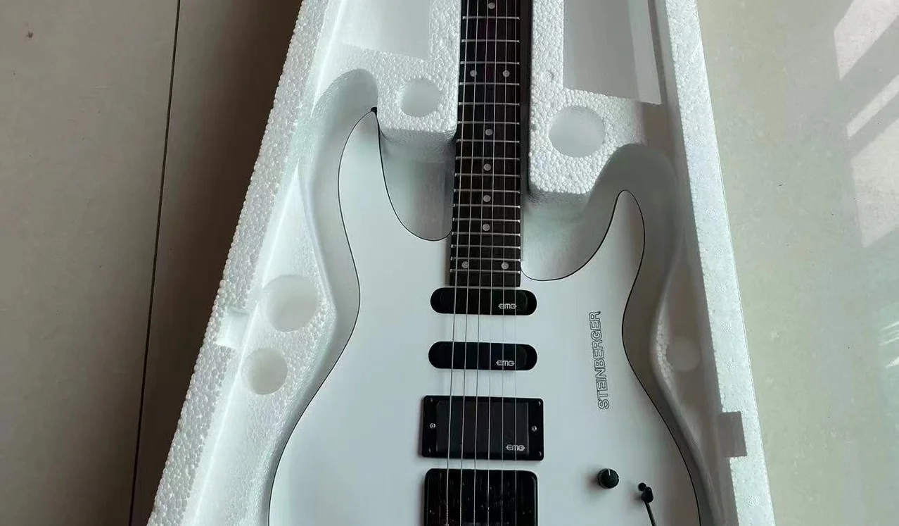 STEINBERGER электрогитара без головы корпус из красного дерева гриф палисандра белый