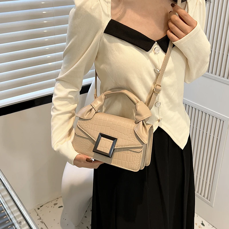 New Fashion Niche Design Bag Female Fashion Versatile Advanced Texture Foreign Style Small Square Bag Burst Cross-Body Bag M417