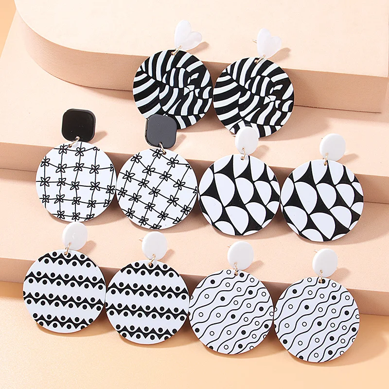 

2022 Newest Black white Stripe Drop Earring For Women Water Drop Pendant Earring Hollow Round Cat Earring Jewel Female Brincos