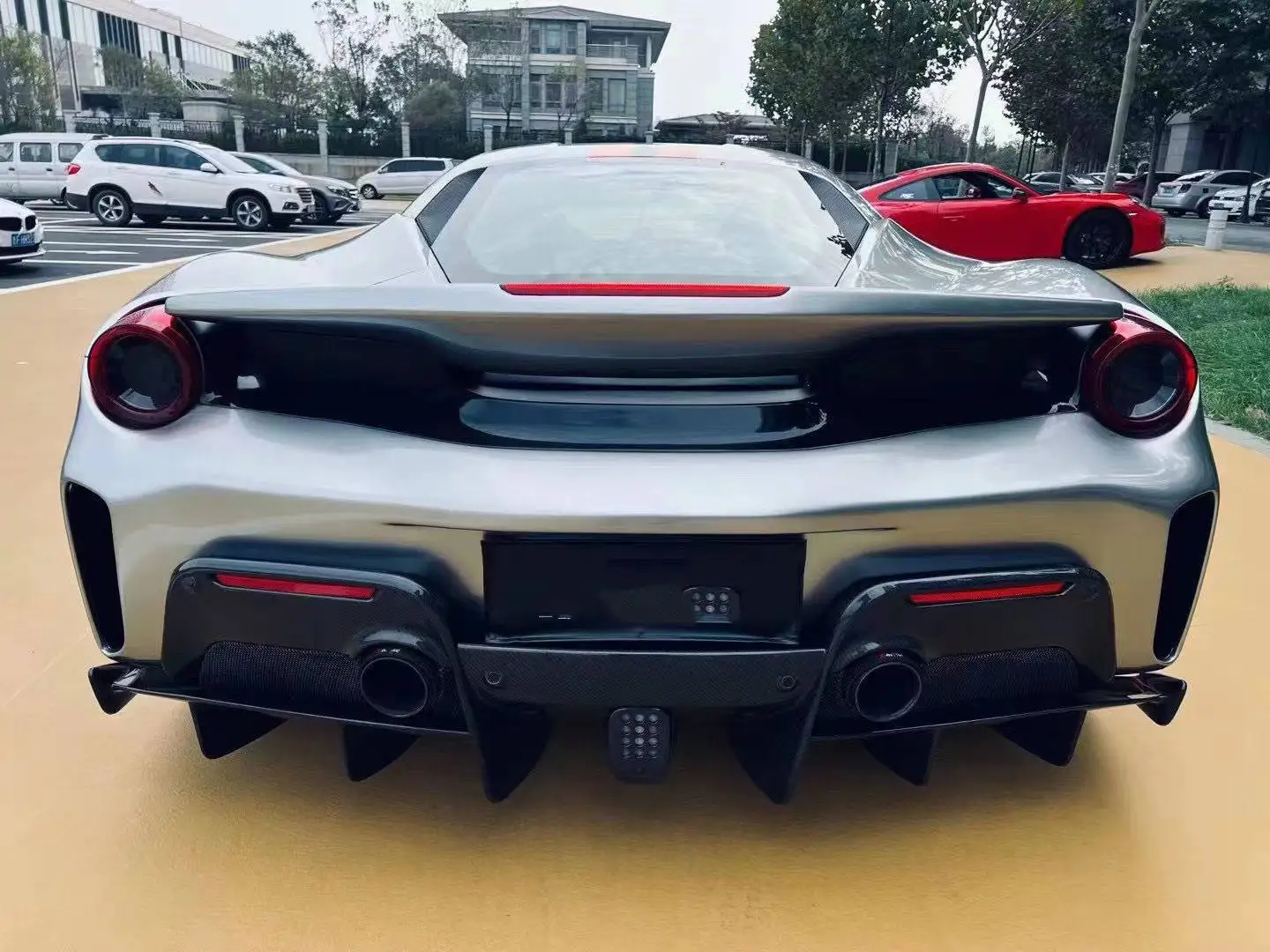 Комплект для сухого боди из углеродного волокна Fe rrari 488 в стиле пистолета