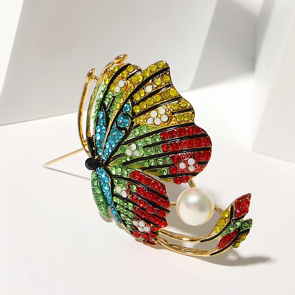 Позолоченная брошь в виде бабочки с жемчугом