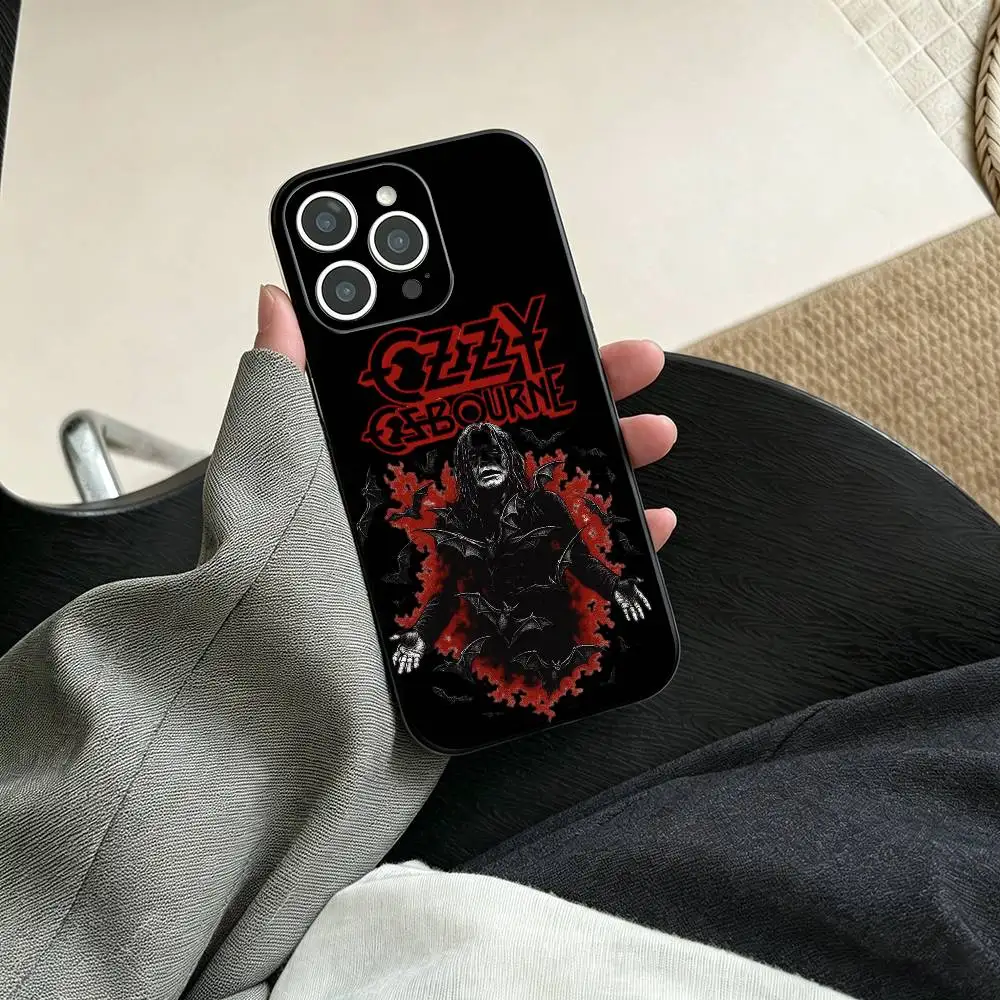 Чехол для телефона Music Band O-Ozzy Osbourne COOL для iPhone 17, 16, 15, 14, 13, 12, 11 Plus, Pro Max и других моделей, мягкий черный чехол (art.: 3920daca7dfec) - 3920daca7dfec
