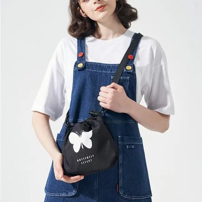 

Retro Women Shoulder Bag Crossbody Fluorescence Fashion Butterfly Preppy Style All-match High-capacity Casual Student Handbag