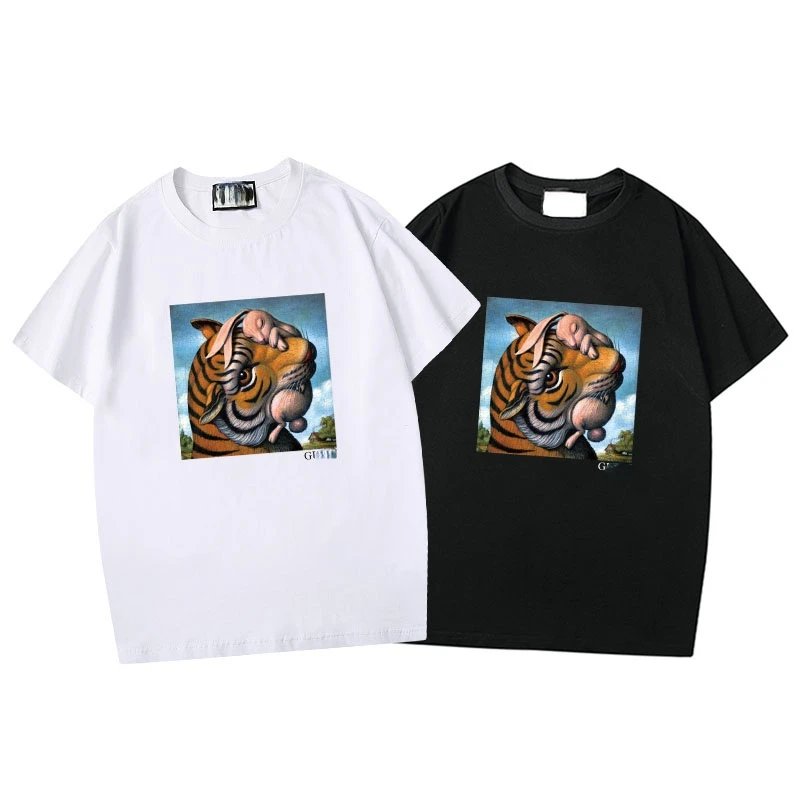 

Женская футболка с принтом