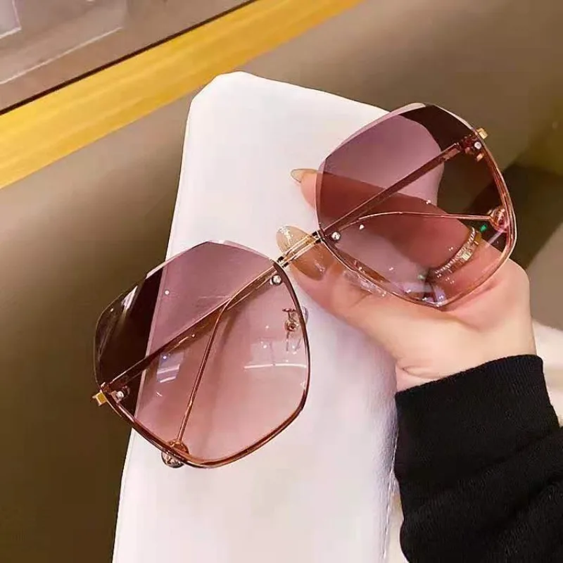 

Round Sunglasses Women Brand Designer Gradient Vintage Sun Glasses Female Rimless Metal UV400 Oculos De Sol Luxury Designer