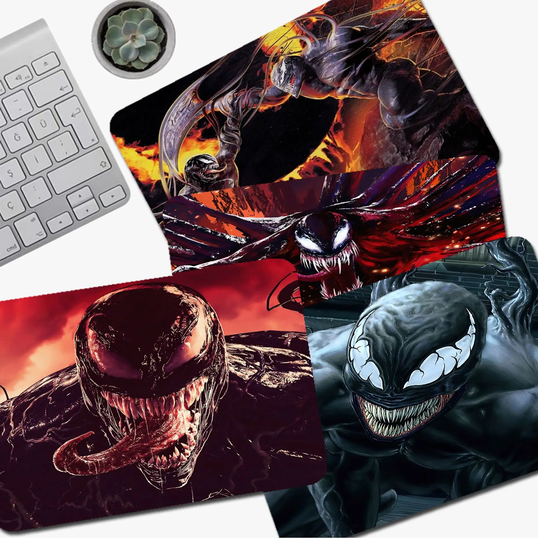 

Disney Venom 20x25cm Keyboard Mat Table Mat Students Gabinete PC Gamer Desktop Mouse pad Deskpad Home Decor