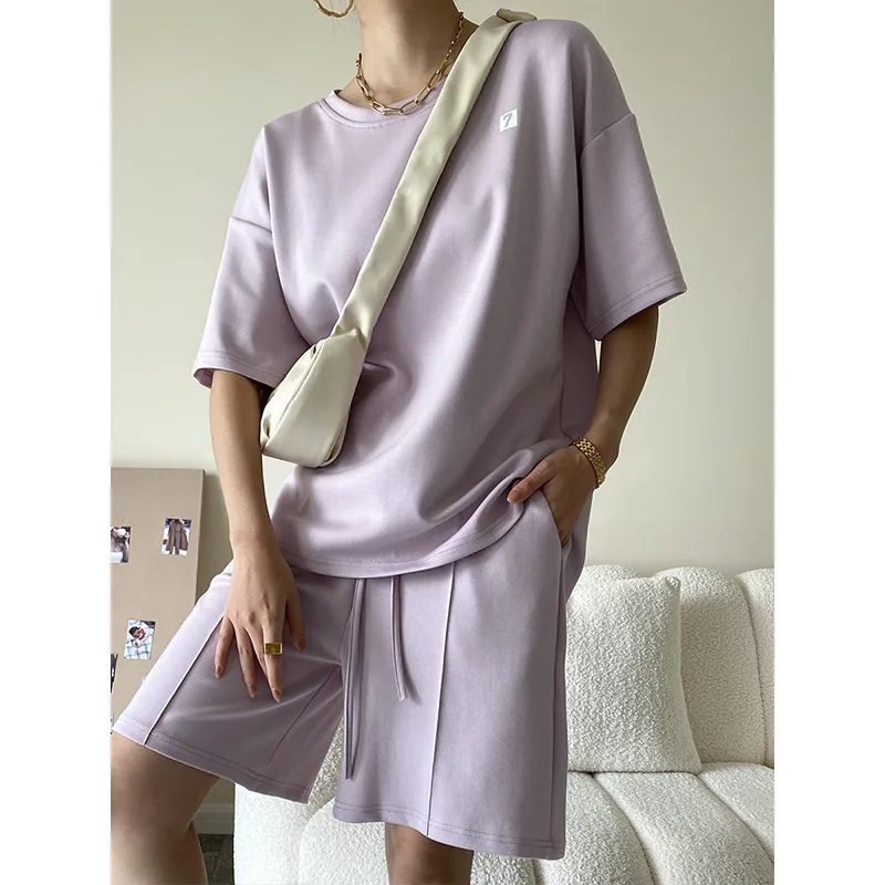 

Женский комплект из 2 предметов, повседневный Свободный пуловер с круглым вырезом, коротким рукавом и надписью, шорты на шнуровке с эластичн...