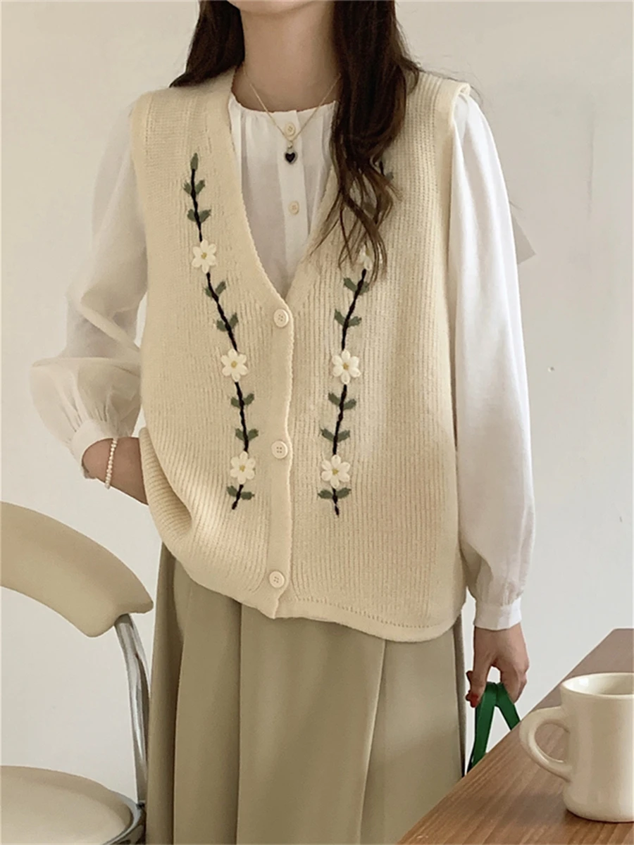 

New 2022 Korean Fashion Elegant Embroidery Floral Waistcoat Women Autumn Winter Knitted Sweaters Vests Tops