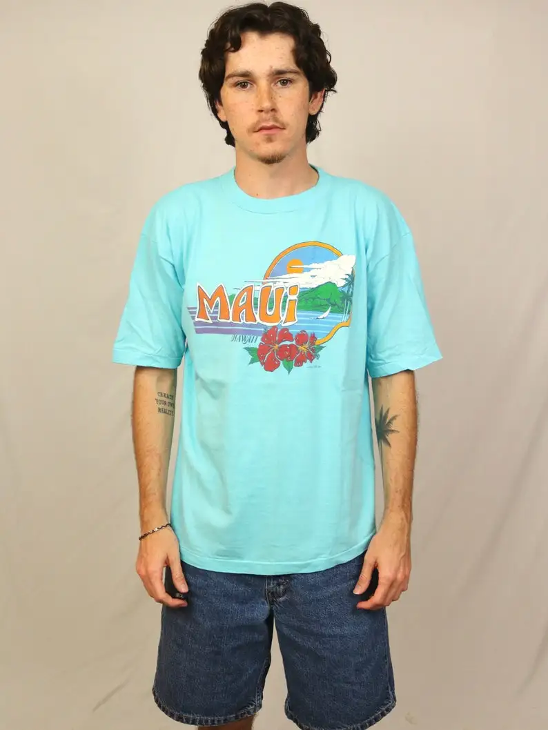 Винтажная футболка Maui Hawaii 80-х годов (XL) голубая с рисунком из полиэстера 1984 года