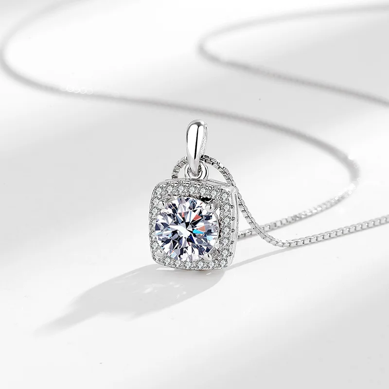 

Ladies 925 Sterling Silver Necklace Square Hand Inlaid Zircon European and American Fashion Jewelry Couples Holiday Gift
