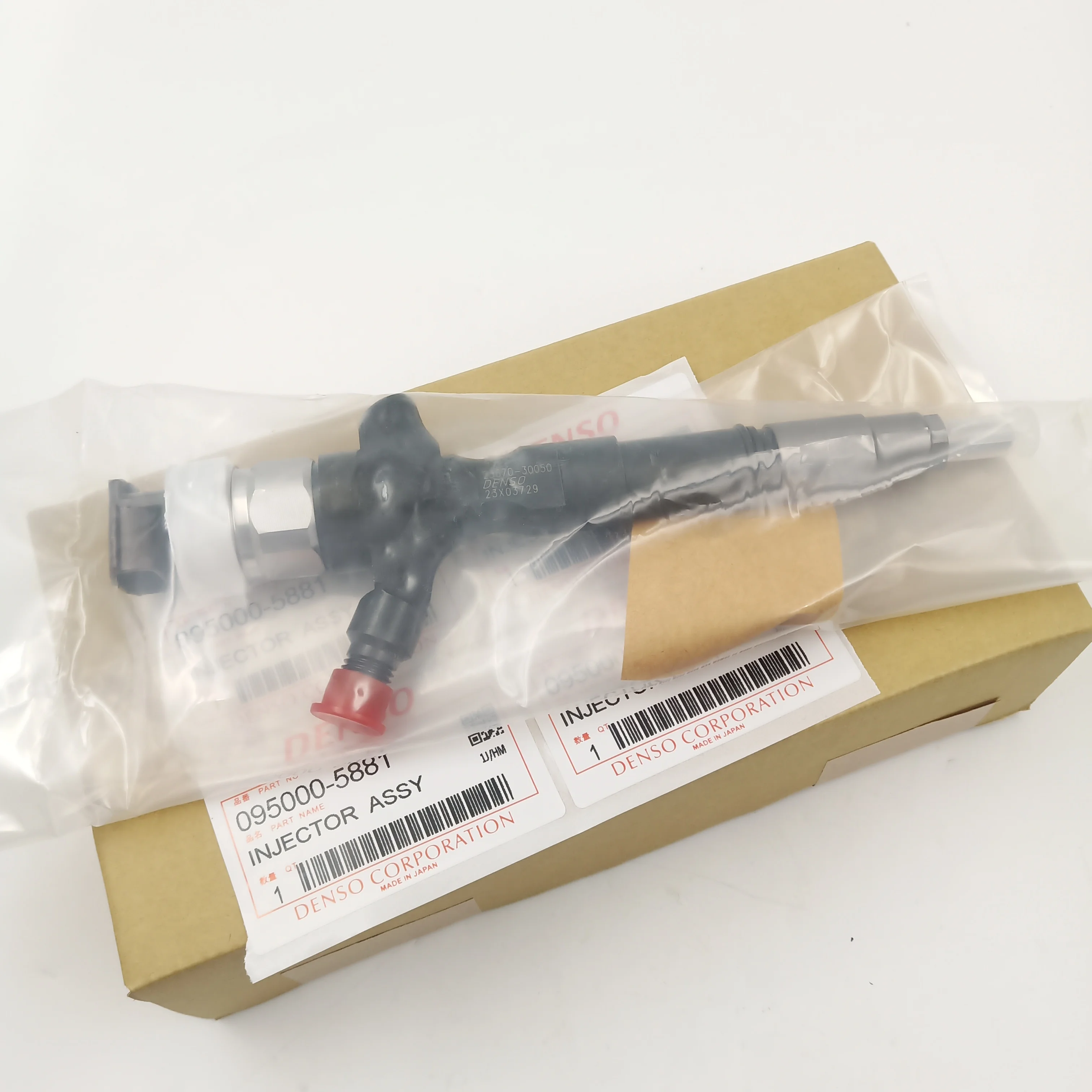 Детали двигателя 23670-30050 Форсунка инжектора 095000-5881 HILUX 1KD 2KD распылитель