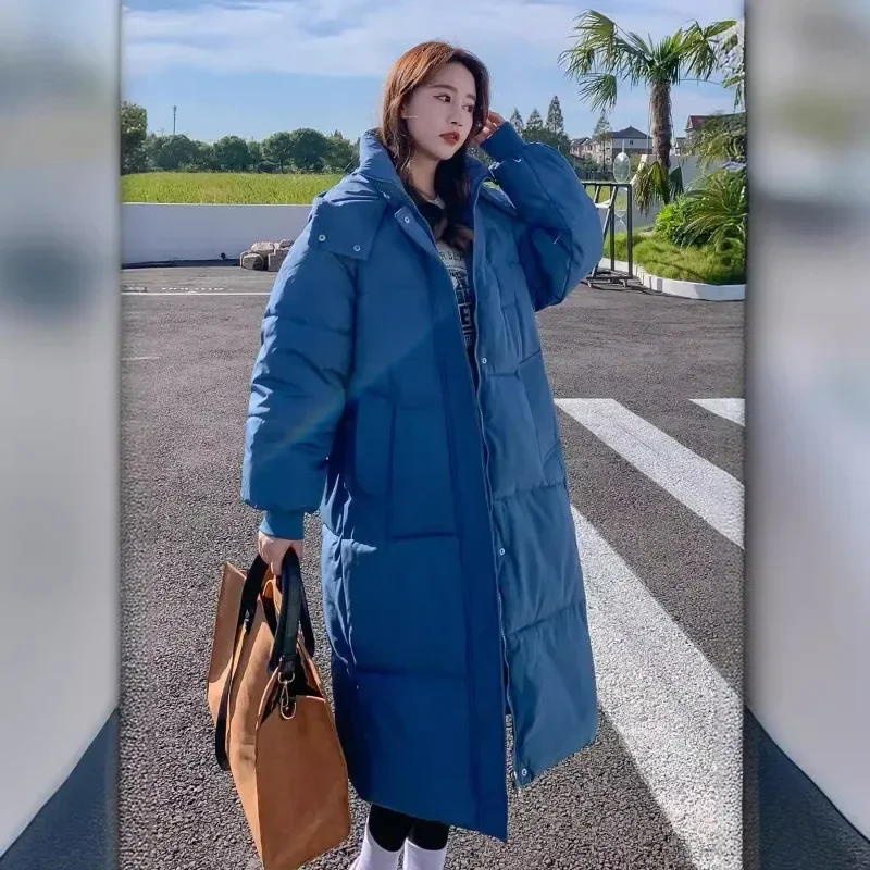 Женская зимняя куртка на хлопковом наполнителе с капюшоном