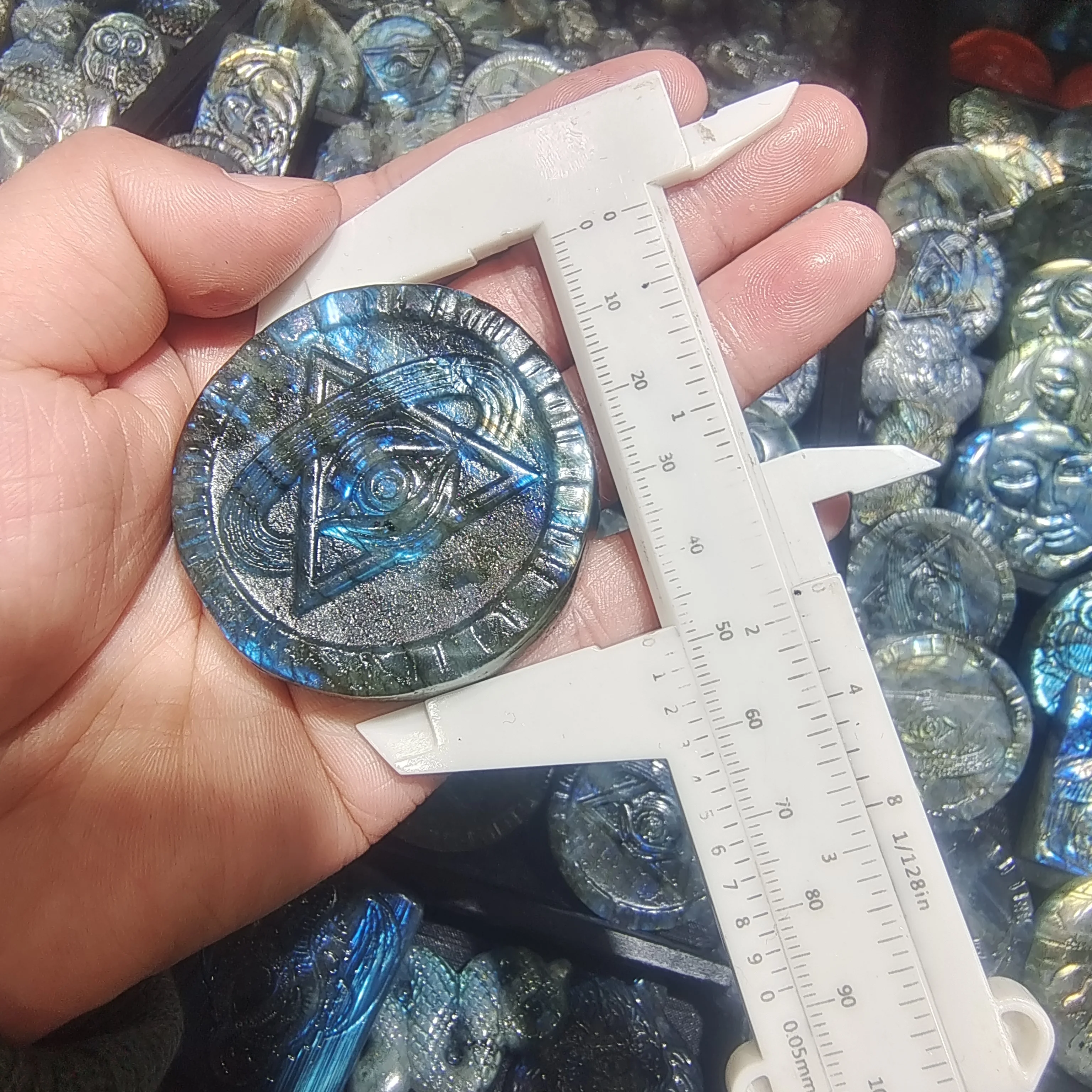 

50 мм, искусственный кварцевый кристалл, ручная работа, резной глаз хора