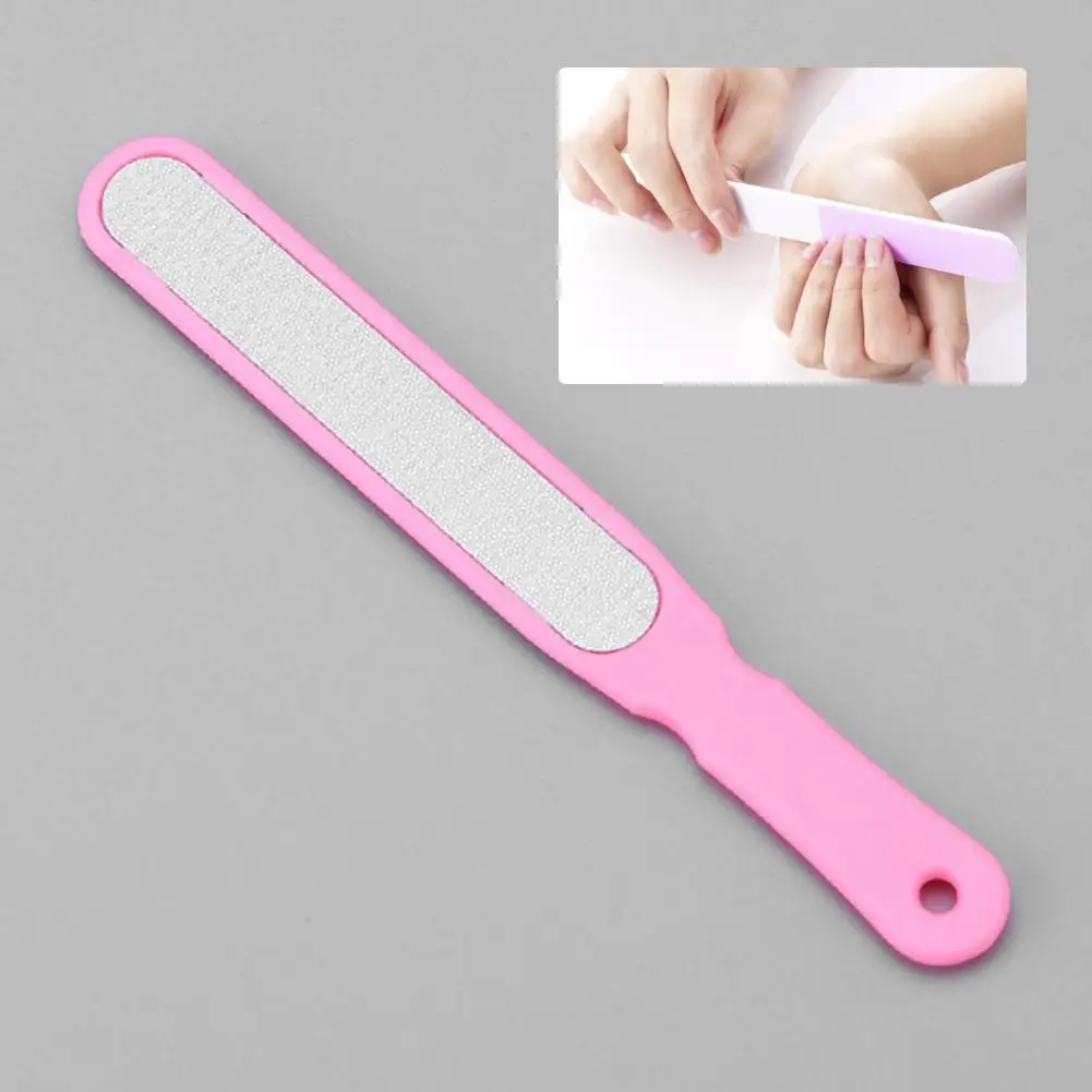 

Пилка для ногтей с гладкими краями и отверстиями для ногтей