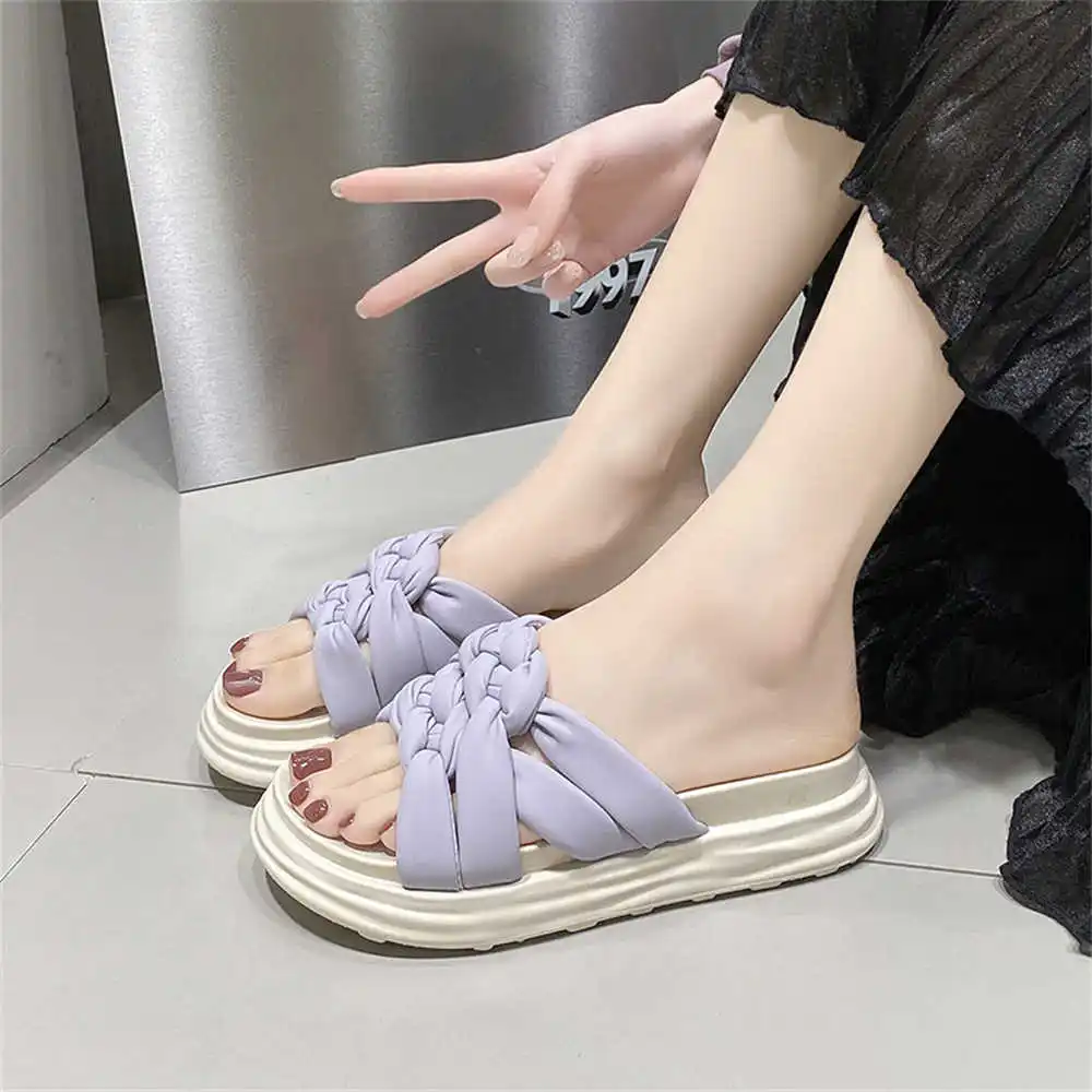 

Номер 41 фиолетовые комнатные тапочки Лето 2023 женская обувь сандалии кроссовки спортивные tenes mascolino Универсальный бренд YDX2