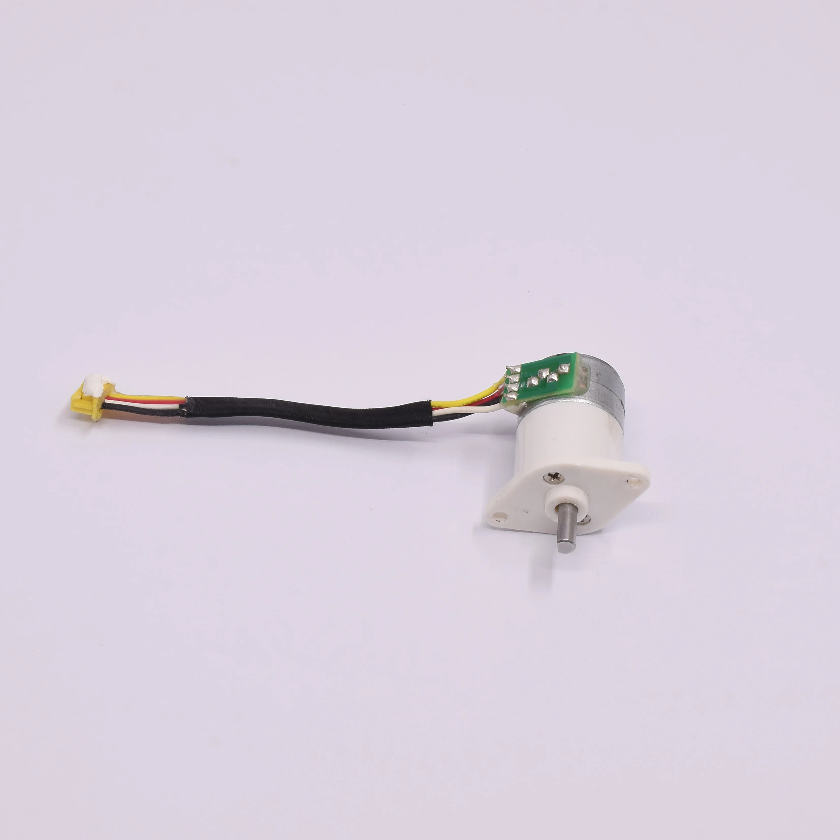 

Шаговый двигатель 15BYG 5В 2-фазный