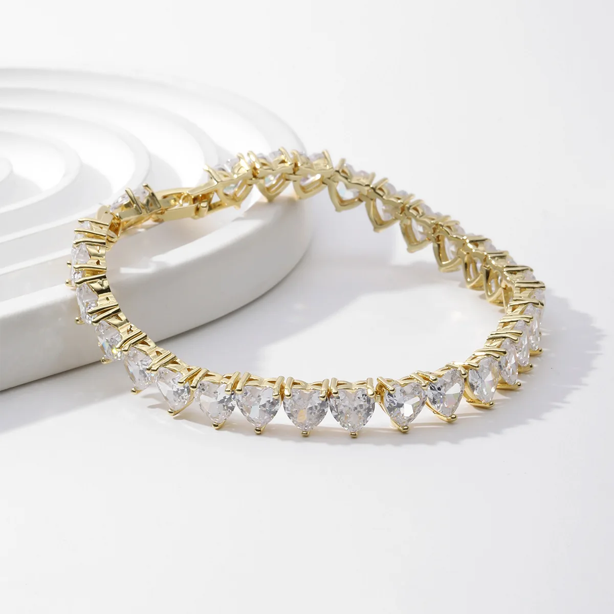 

Love bracelet female full diamond niche design Europe and the United States fashion zirconia jewelry popular hand accessories