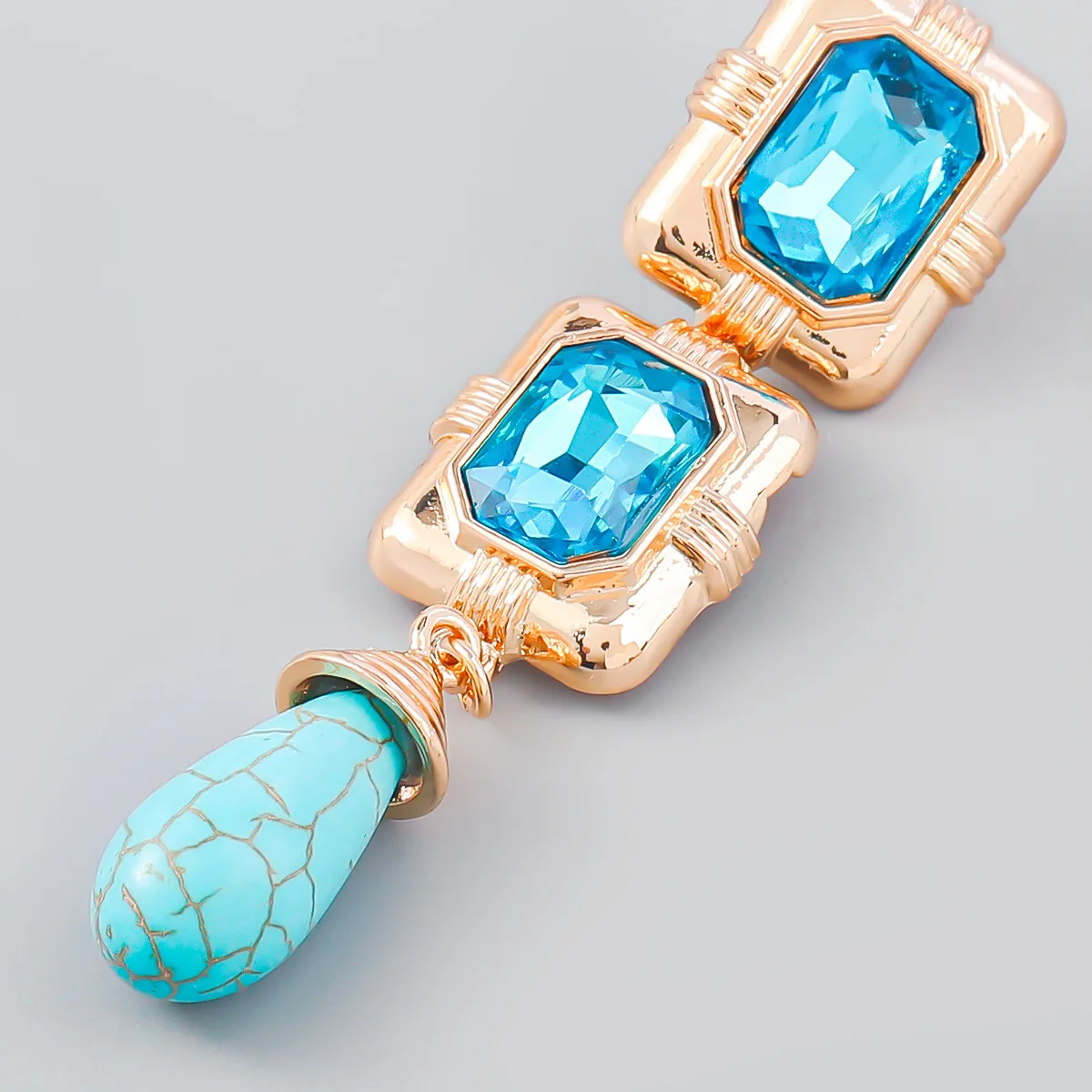 Vintage Long Drop Earrings Statement Metal Rhinestone Turquoise Water Drop Pendant Earrings for Women Fashion Party Jewelry Gift