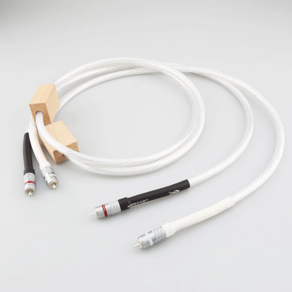 Пара Nordost Odin Supreme пример интерсоединения RCA аудио кабель с посеребренным разъемом