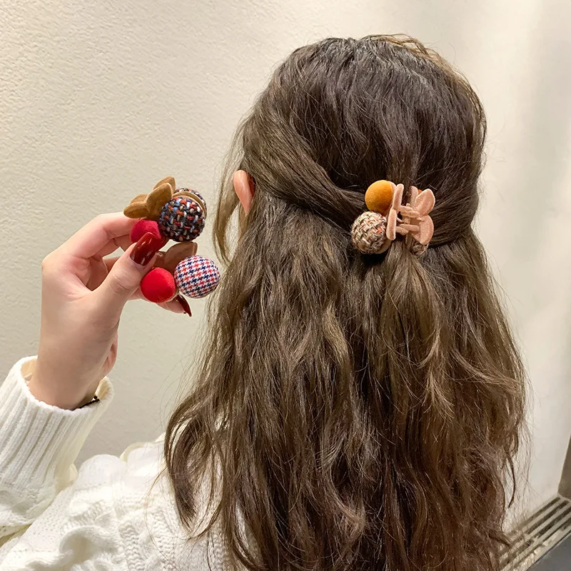 

Plush Hair Claws With Ball Women Girls Hair Accessories Hair Wear Teens Crab Hair Clips Headdress Headwear